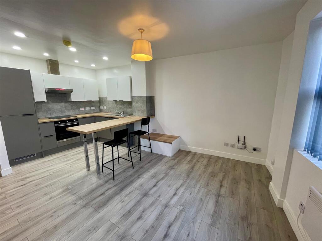 2 bed 1st Floor Flat for rent in Cardiff. From Keylet - Cathays