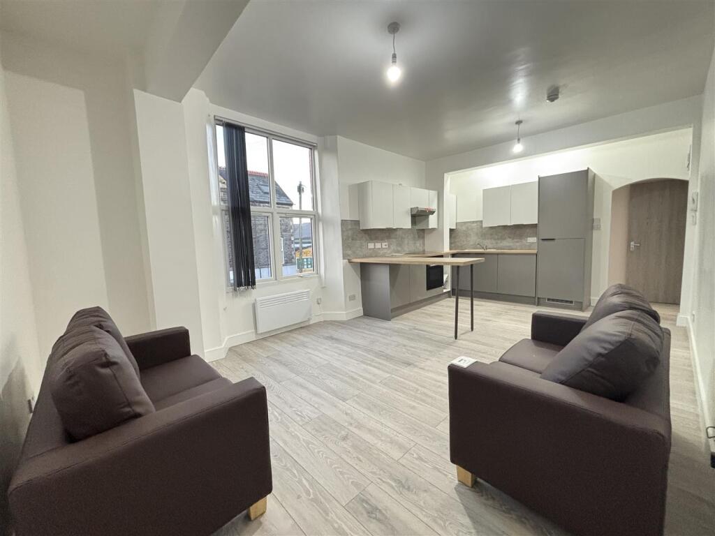 2 bed 1st Floor Flat for rent in Cardiff. From Keylet - Cathays