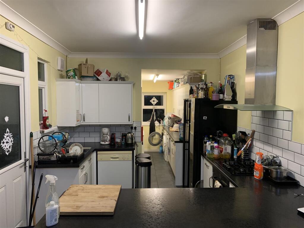 6 bed Detached for rent in Cardiff. From Keylet - Cathays