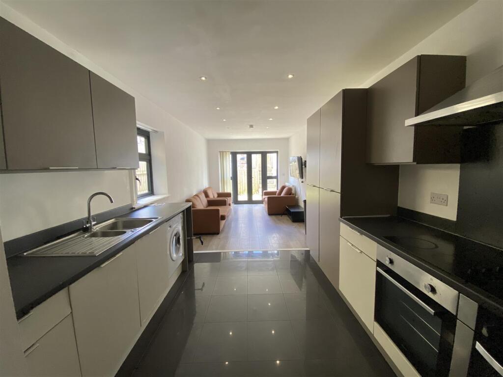 7 bed Detached for rent in Cardiff. From Keylet - Cathays