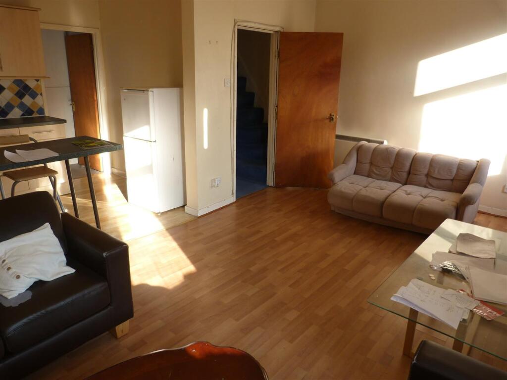 2 bed 1st Floor Flat for rent in Cardiff. From Keylet - Cathays