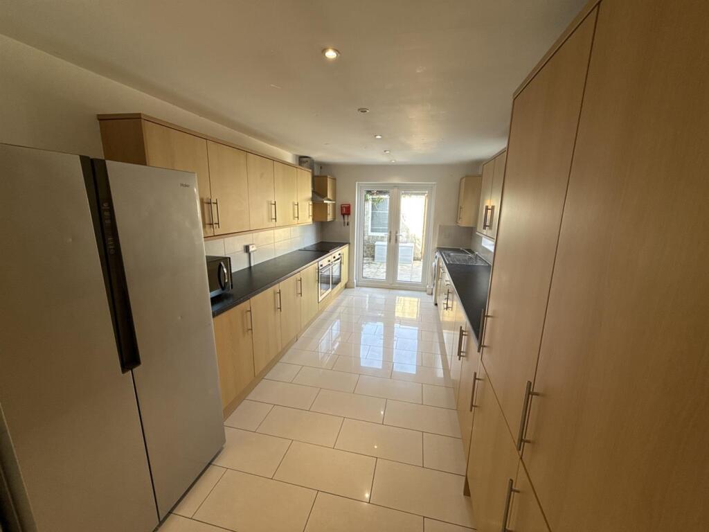 6 bed Detached for rent in Cardiff. From Keylet - Cathays