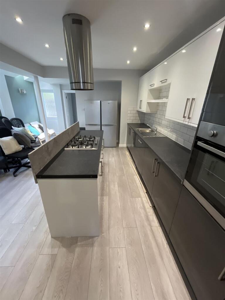 7 bed Detached for rent in Cardiff. From Keylet - Cathays