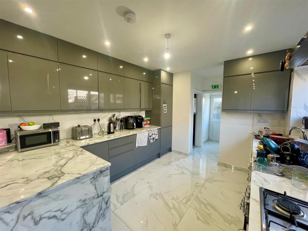 5 bed End of Terrace for rent in Cardiff. From Keylet - Cathays 5 bed End of Terrace for rent in Cardiff. From Keylet - Cathays