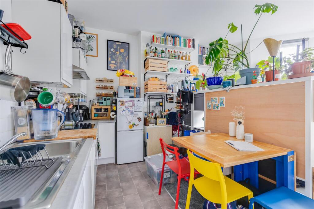 1 bed 1st Floor Flat for rent in Cardiff. From Keylet - Cathays