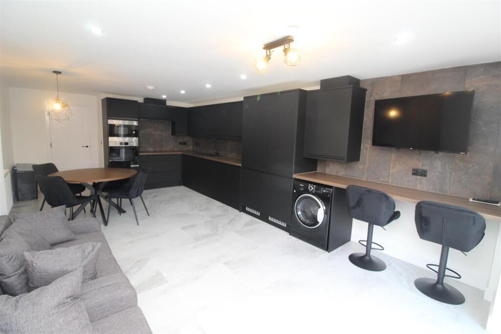 6 bed Detached for rent in Cardiff. From Keylet - Cathays 6 bed Detached for rent in Cardiff. From Keylet - Cathays