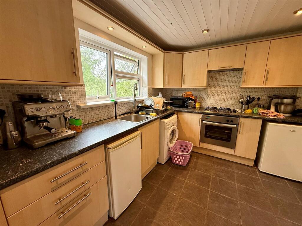 2 bed Detached for rent in . From Keylet - Cathays