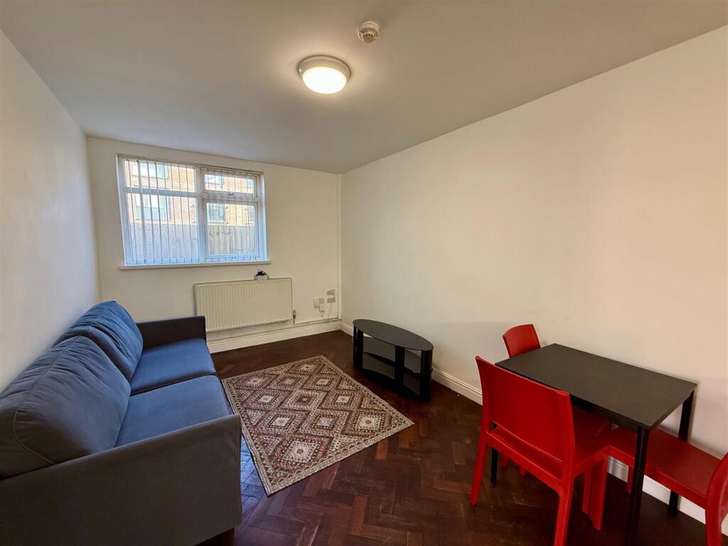 2 bed 1st Floor Flat for rent in Cardiff. From Keylet - Cathays 2 bed 1st Floor Flat for rent in Cardiff. From Keylet - Cathays