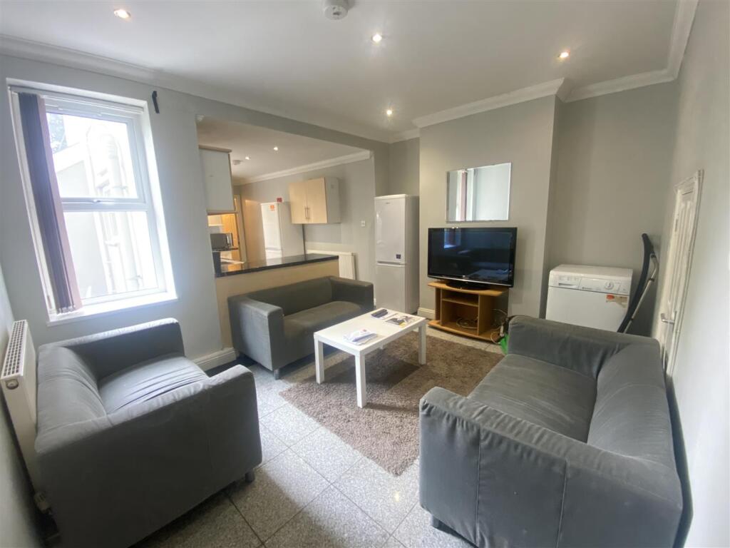 6 bed Detached for rent in Cardiff. From Keylet - Cathays 6 bed Detached for rent in Cardiff. From Keylet - Cathays