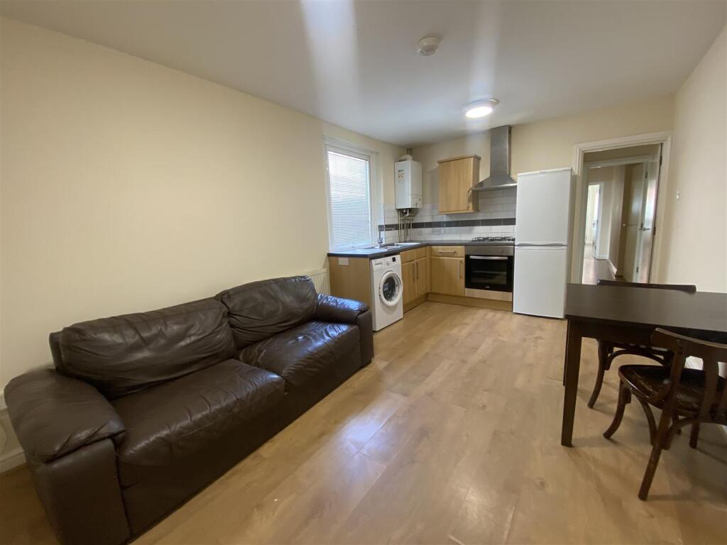 2 bed 1st Floor Flat for rent in Cardiff. From Keylet - Cathays 2 bed 1st Floor Flat for rent in Cardiff. From Keylet - Cathays