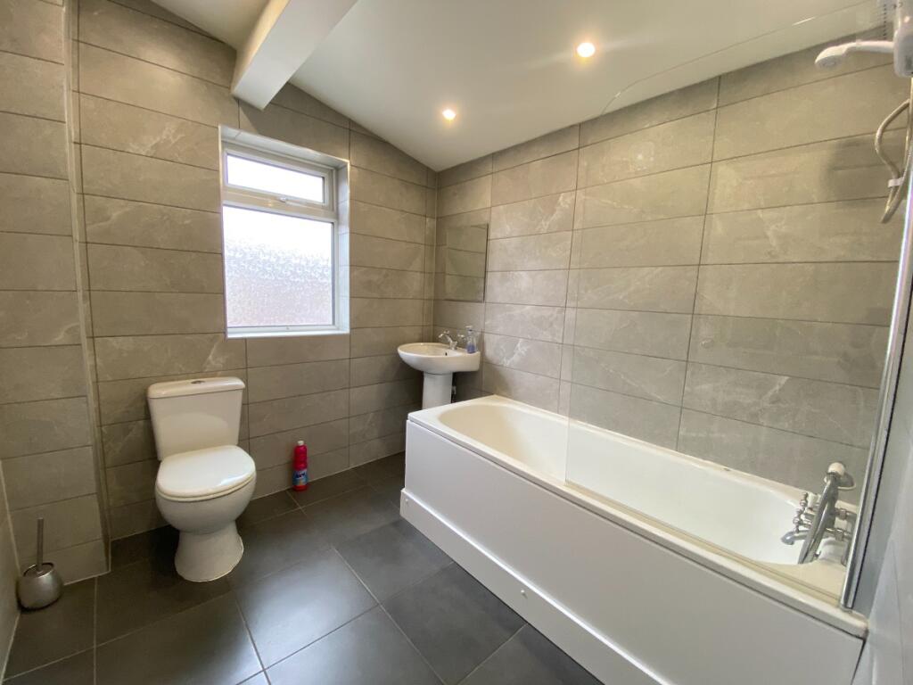 2 bed Apartment for rent in Bebington. From LIVERPOOL RESIDENTIAL - Liverpool