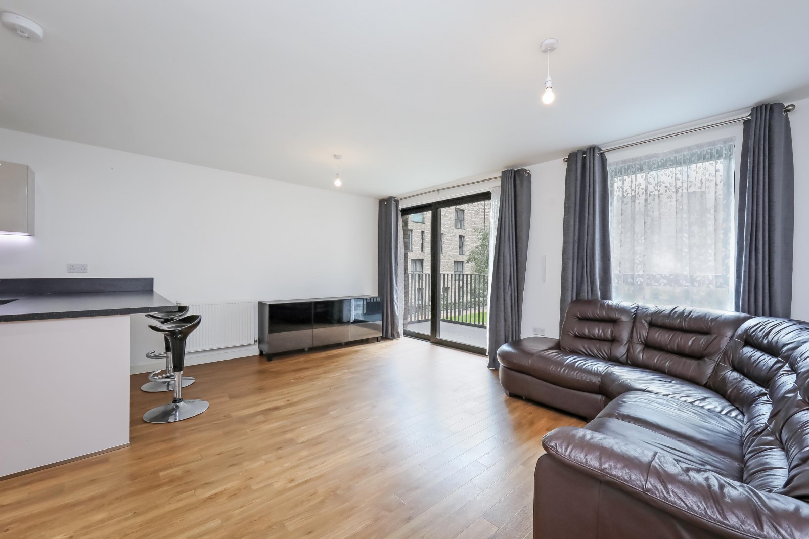 2 bed Flat for rent in London. From Henry Wiltshire - Canary Wharf