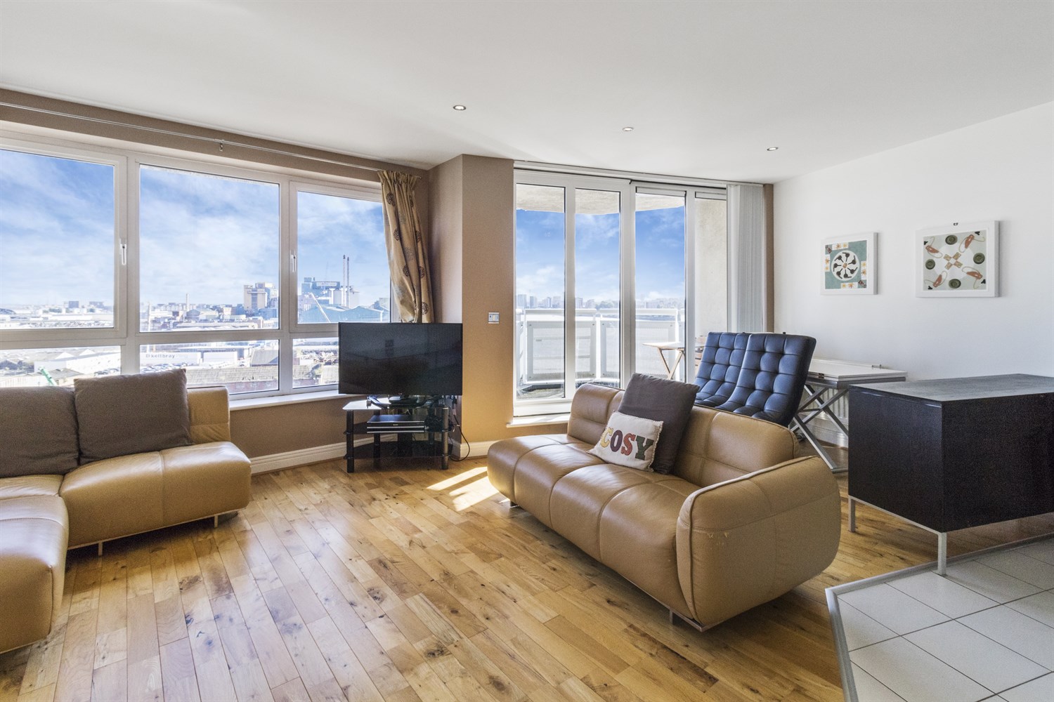 2 bed Apartment for rent in Woolwich. From Henry Wiltshire - Canary Wharf