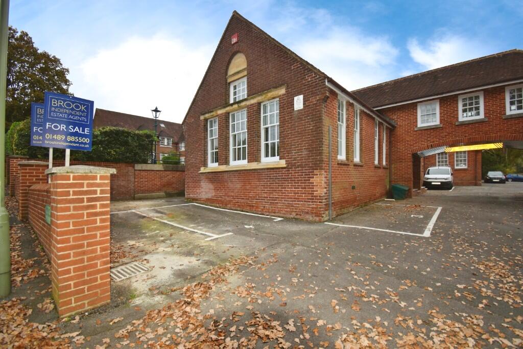 2 bed End of Terrace for rent in Fareham. From Brook Independent Residential Lettings - Park Gate 2 bed End of Terrace for rent in Fareham. From Brook Independent Residential Lettings - Park Gate
