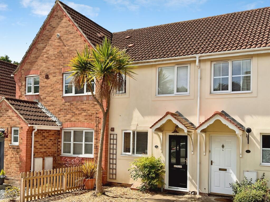 2 bed Mid Terraced House for rent in Segensworth. From Brook Independent Residential Lettings - Park Gate 2 bed Mid Terraced House for rent in Segensworth. From Brook Independent Residential Lettings - Park Gate