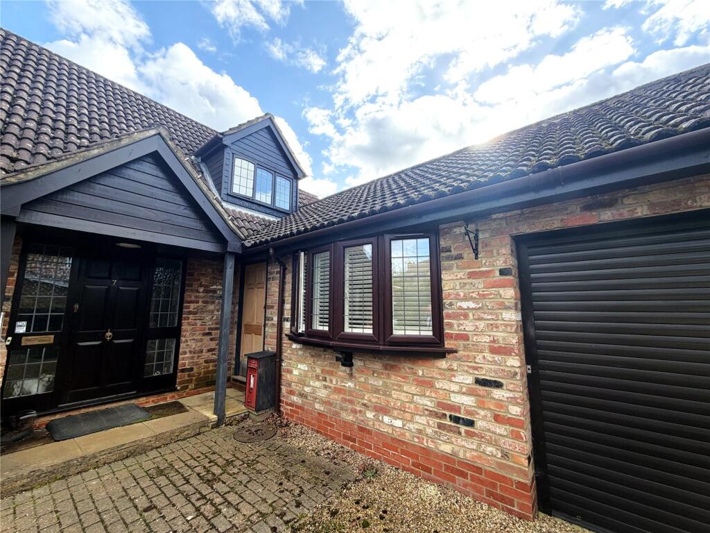 0 bed Studio for rent in Leatherhead. From APW Lettings - Cobham