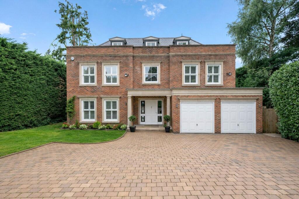 6 bed Detached for rent in Stoke D'Abernon. From APW Lettings - Cobham 6 bed Detached for rent in Stoke D'Abernon. From APW Lettings - Cobham