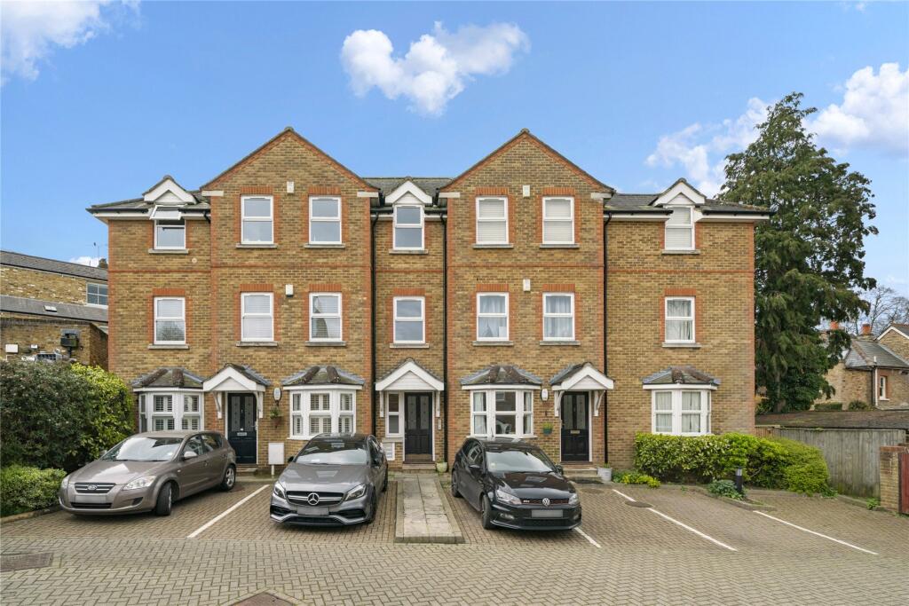 2 bed 1st Floor Flat for rent in Esher. From APW Lettings - Cobham