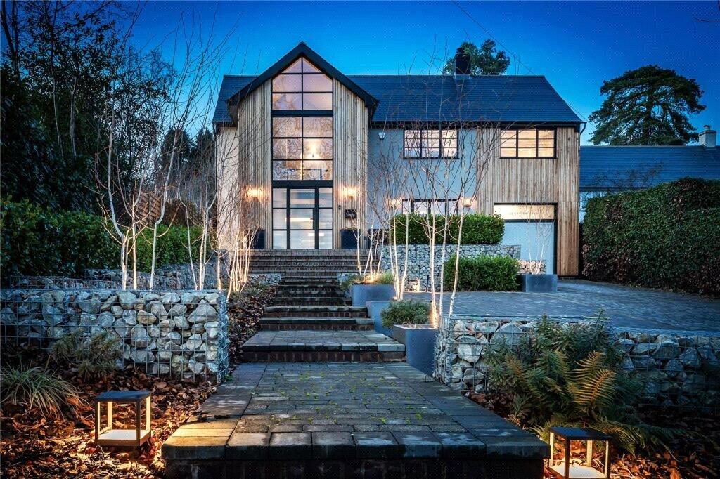 5 bed Detached for rent in Reigate. From APW Lettings - Cobham