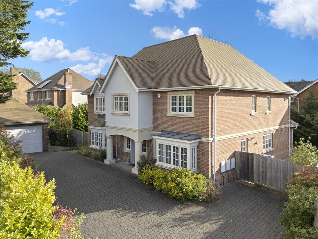 5 bed Detached for rent in Leatherhead. From APW Lettings - Cobham