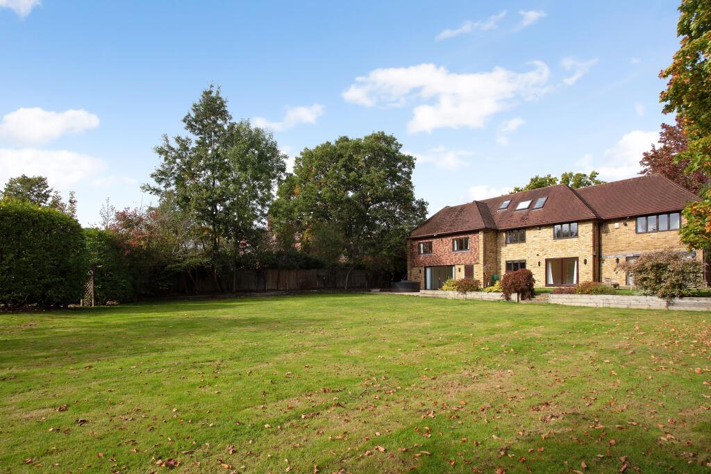 5 bed Detached for rent in Pachesham Park. From APW Lettings - Cobham