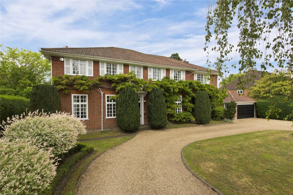 6 bed Detached for rent in Esher. From APW Lettings - Cobham