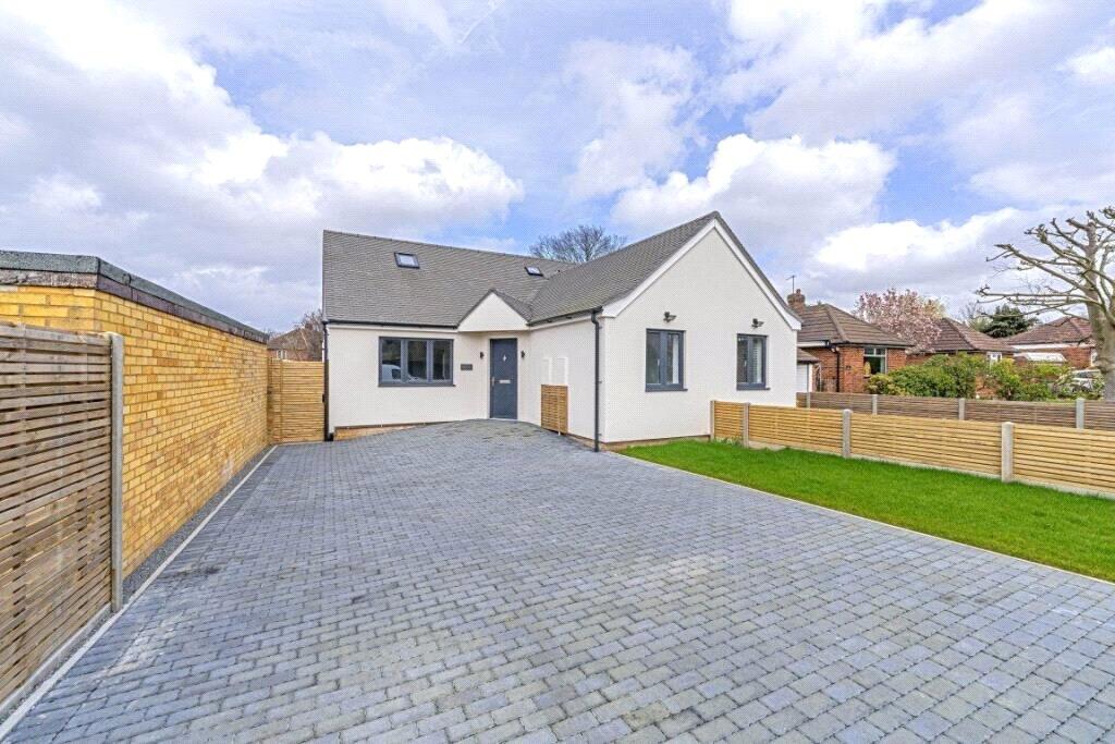 3 bed Bungalow for rent in Leatherhead. From APW Lettings - Cobham