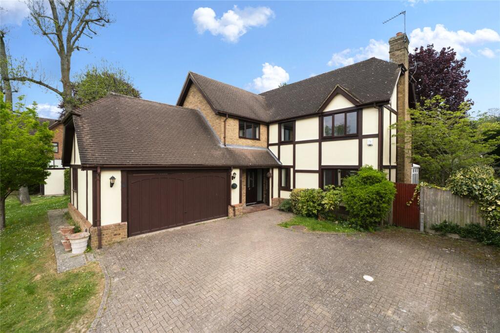 5 bed Detached for rent in Leatherhead. From APW Lettings - Cobham