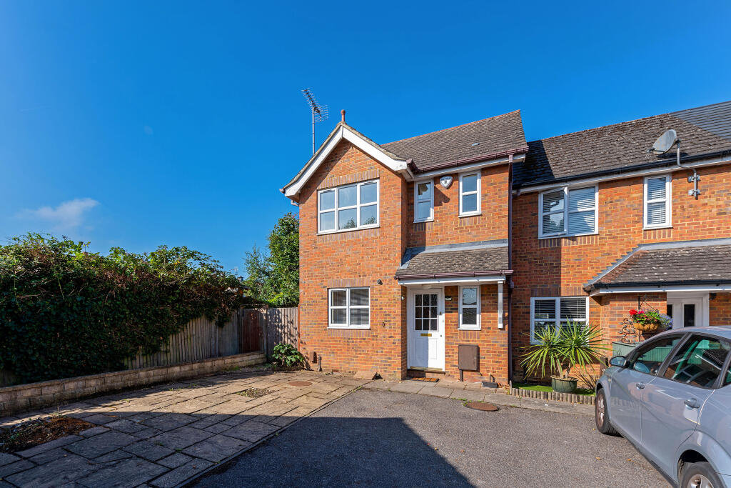 3 bed Semi Detached for rent in Downside. From APW Lettings - Cobham 3 bed Semi Detached for rent in Downside. From APW Lettings - Cobham
