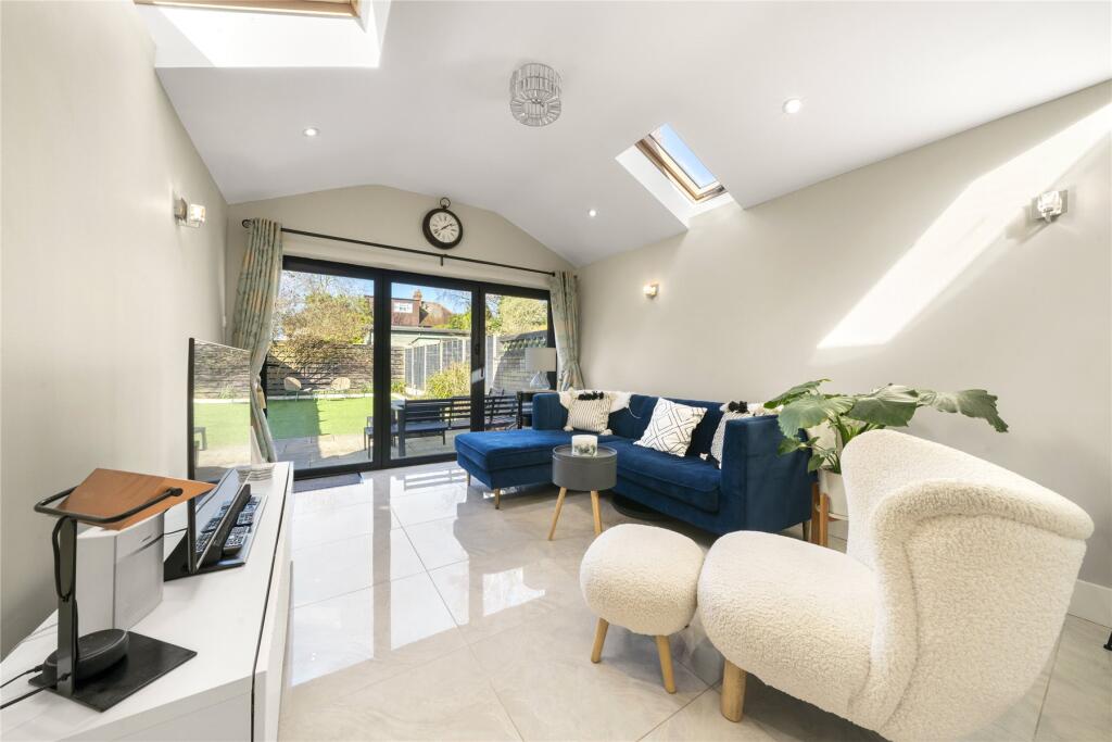 3 bed Semi Detached for rent in Stoke D'Abernon. From APW Lettings - Cobham 3 bed Semi Detached for rent in Stoke D'Abernon. From APW Lettings - Cobham