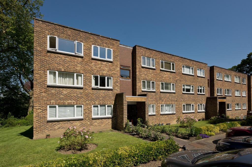 2 bed 1st Floor Flat for rent in Weybridge. From APW Lettings - Weybridge