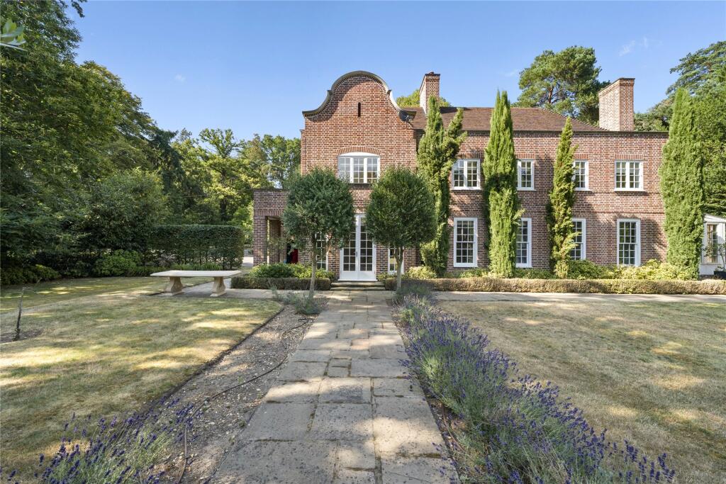 5 bed Detached for rent in Virginia Water. From APW Lettings - Weybridge