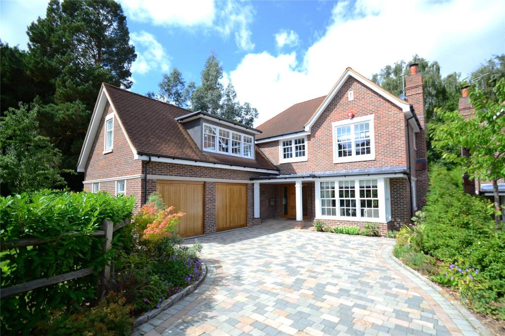 6 bed Detached for rent in Weybridge. From APW Lettings - Weybridge