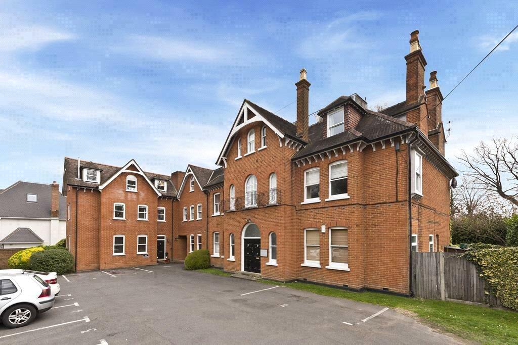 1 bed 1st Floor Flat for rent in Burwood Park. From APW Lettings - Weybridge 1 bed 1st Floor Flat for rent in Burwood Park. From APW Lettings - Weybridge