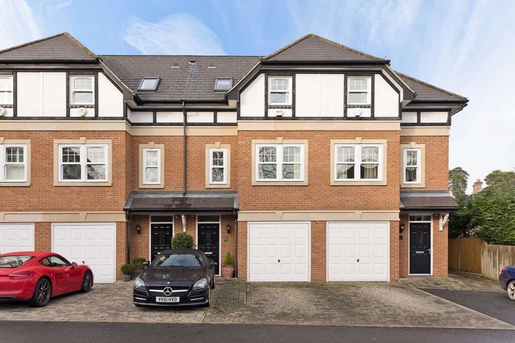 3 bed Detached for rent in Weybridge. From APW Lettings - Weybridge 3 bed Detached for rent in Weybridge. From APW Lettings - Weybridge
