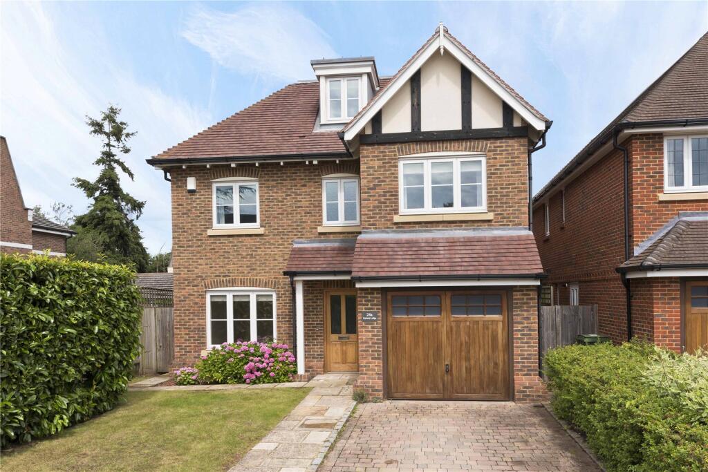 6 bed Detached for rent in Weybridge. From APW Lettings - Weybridge