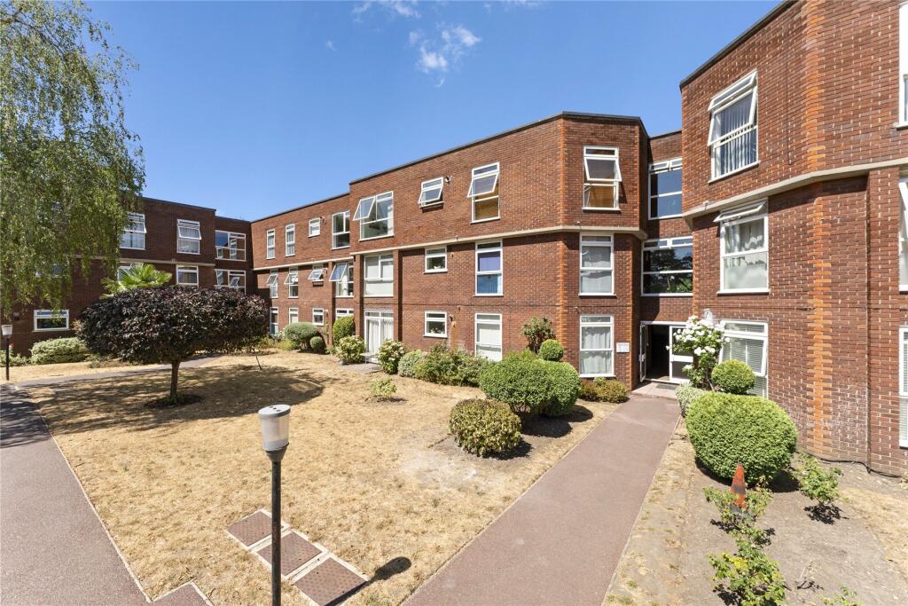 2 bed 1st Floor Flat for rent in Weybridge. From APW Lettings - Weybridge