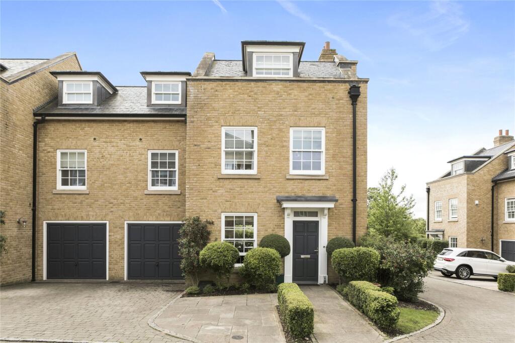 4 bed Detached for rent in Effingham. From APW Lettings - Weybridge