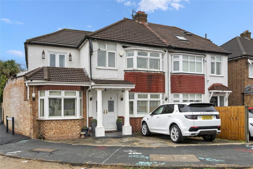 4 bed Semi Detached for rent in Walton-on-Thames. From APW Lettings - Weybridge 4 bed Semi Detached for rent in Walton-on-Thames. From APW Lettings - Weybridge