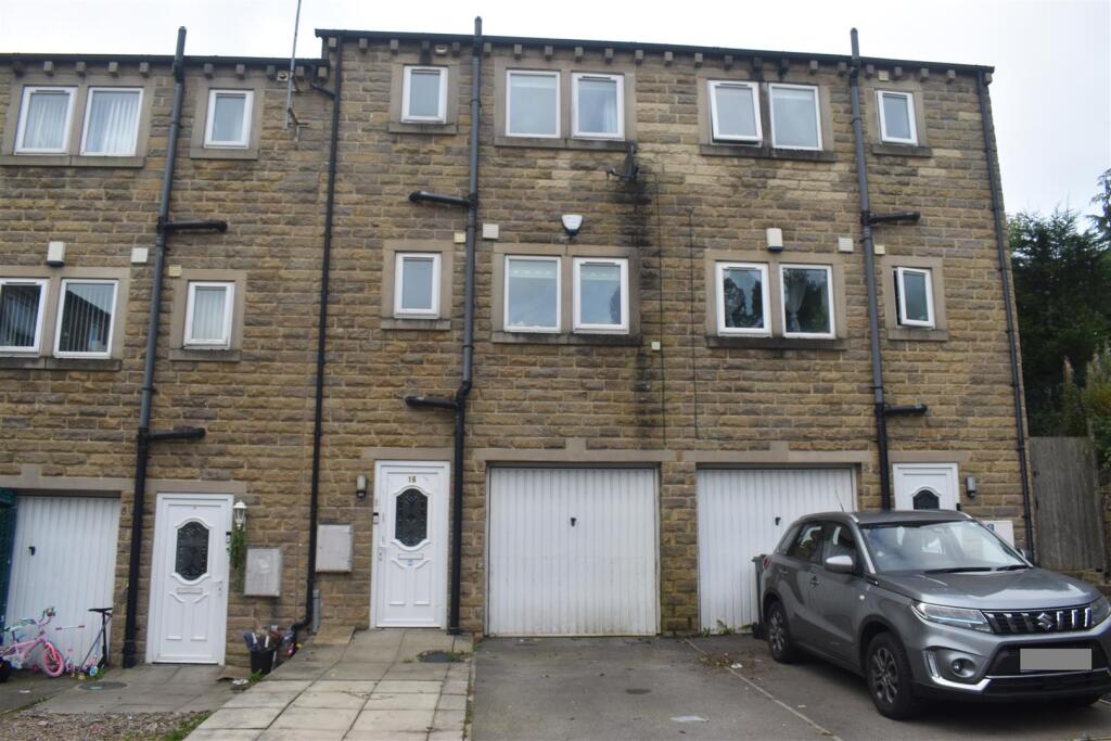 4 bed Mid Terraced House for rent in Bradford. From Bronte Estate Agents - Queensbury 4 bed Mid Terraced House for rent in Bradford. From Bronte Estate Agents - Queensbury