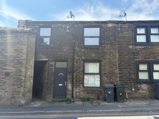 2 bed End of Terrace for rent in Queensbury. From Bronte Estate Agents - Queensbury