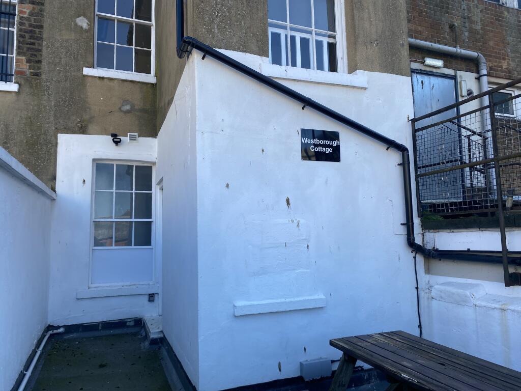 3 bed 1st Floor Flat for rent in Scarborough. From Bulmers Letting - Malton