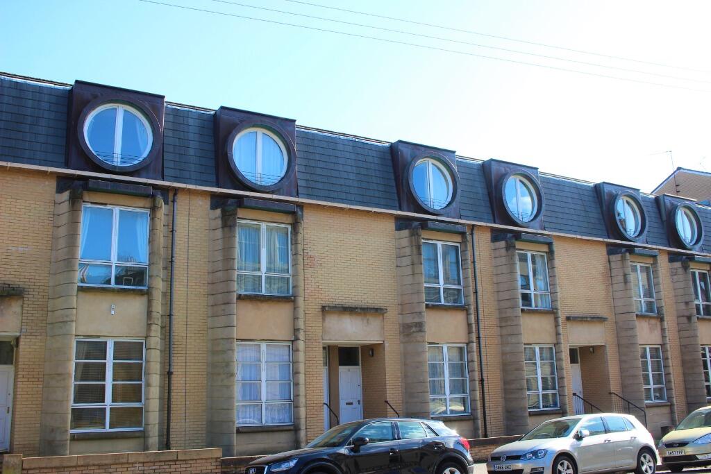 4 bed 1st Floor Flat for rent in Glasgow. From CAIRN LETTING & ESTATE AGENCY - Glasgow