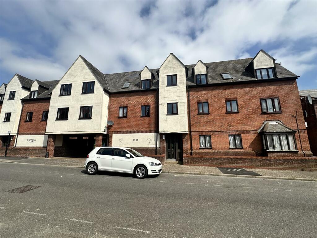 2 bed Apartment for rent in Colchester. From Home Sales and Lettings