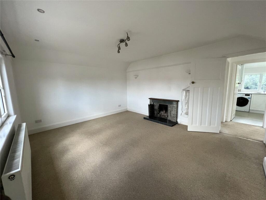 2 bed Detached House for rent in Barnet. From Hunters - Barnet Lettings