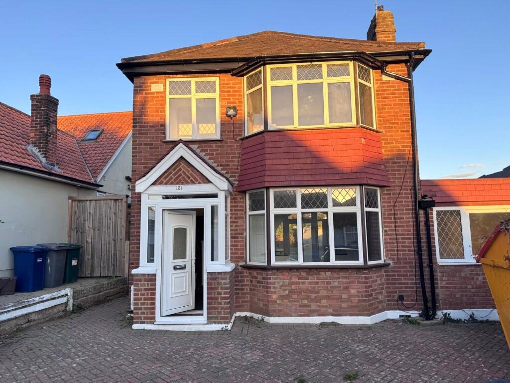 4 bed Detached for rent in Barnet. From Hunters - Barnet 4 bed Detached for rent in Barnet. From Hunters - Barnet