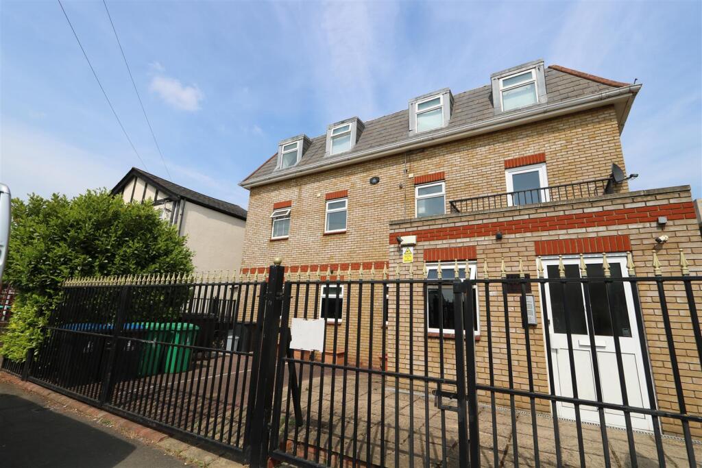 1 bed Apartment for rent in New Malden. From Keys Residential Ltd