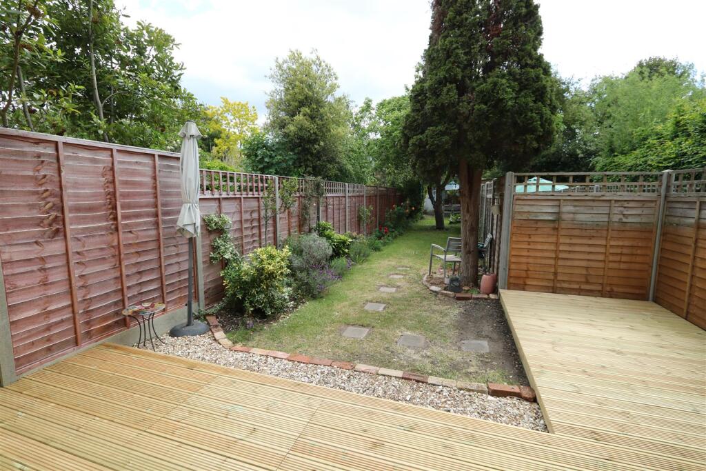 2 bed Apartment for rent in New Malden. From Keys Residential Ltd 2 bed Apartment for rent in New Malden. From Keys Residential Ltd