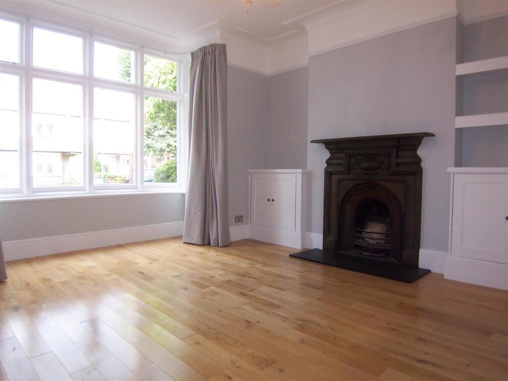 4 bed Detached for rent in New Malden. From Keys Residential Ltd