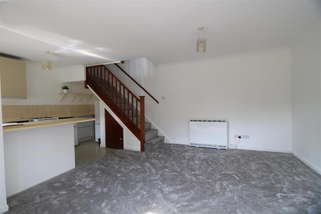 1 bed Detached for rent in New Malden. From Keys Residential Ltd